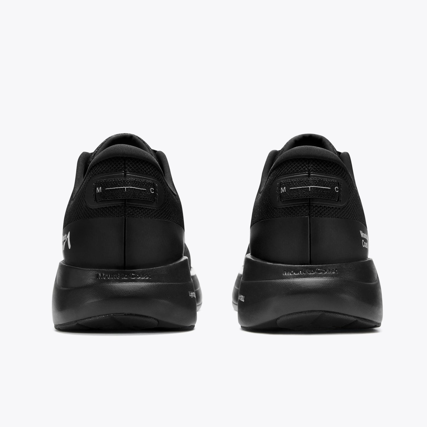 Mount to Coast black running shoes back view #Color_black