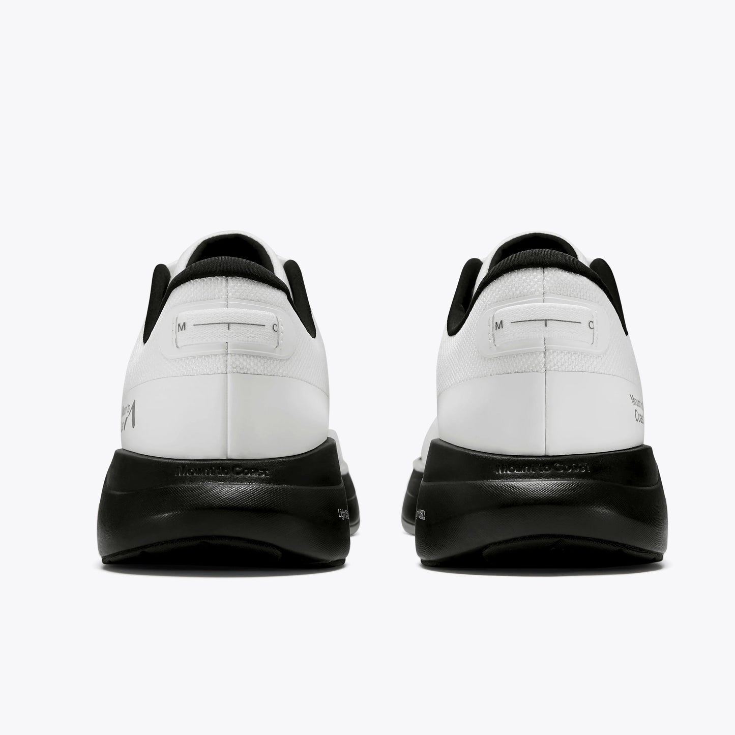 P1 running shoes rear view, showcasing 3D Archrail tech & Mount to Coast logo. #Color_white|black